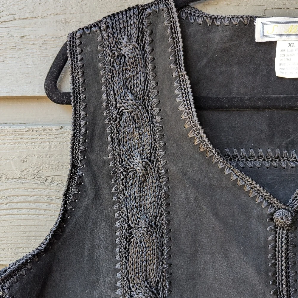 VTG 80s Black Suede Leather Crochet Patchwork Vest Size XL - Picture 2 of 6
